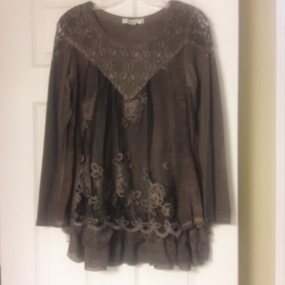 Women's Feratelli top